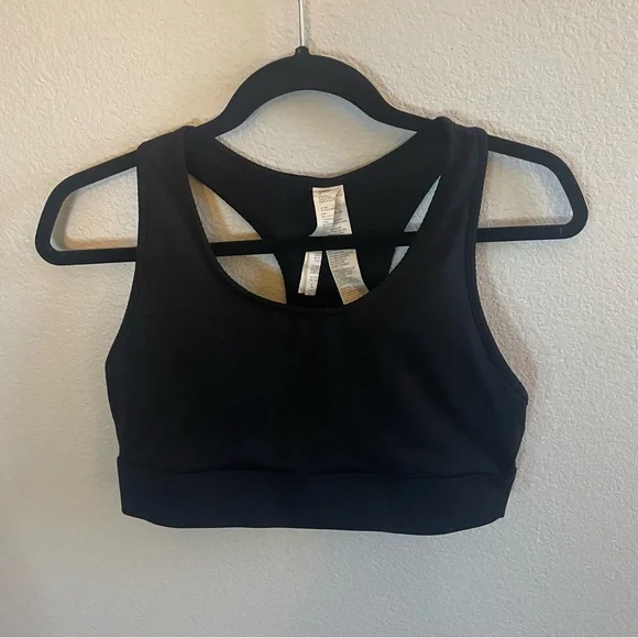 Fabletics Black On-The-Go Medium Impact Sports Bra - Picture 3 of 5